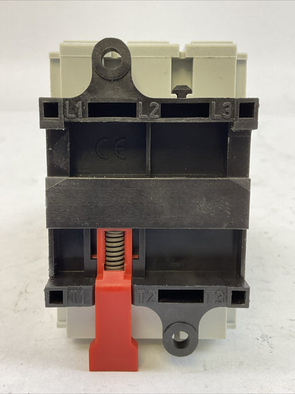 SCHNEIDER ELECTRIC 3R1101 V0 DISCONNECT SWITCH 600VAC 25A 3PH 3POLE 10HP