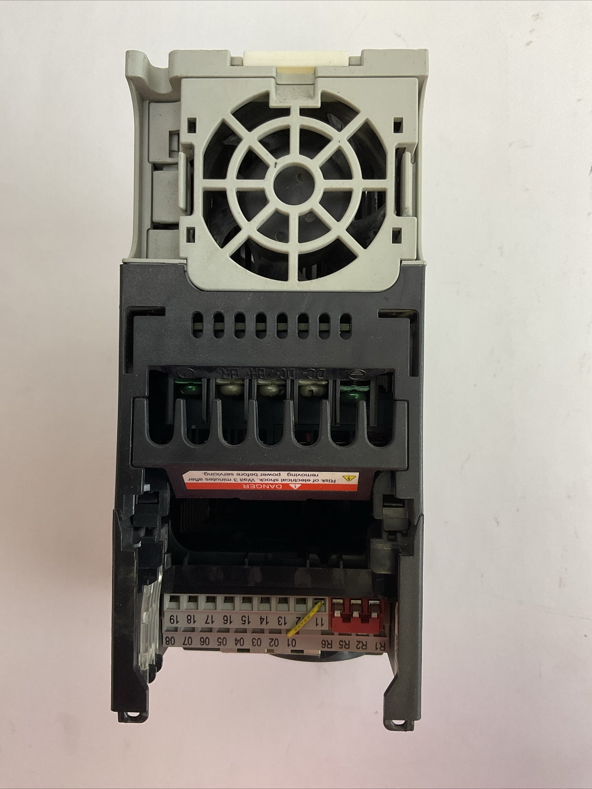 ALLEN BRADLEY 25B-D2P3N114 AC DRIVE FRN 2.002 OUTPUT 0-460VAC SER A
