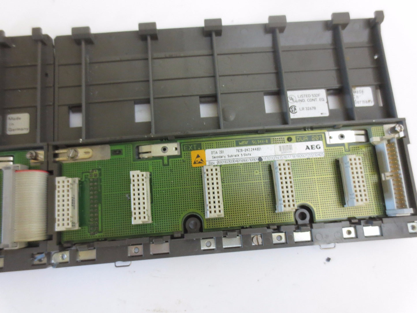 AEG SCHNEIDER MODICON DTA200 PRIMARY RACK & DTA201 SECONDARY SUBRACK