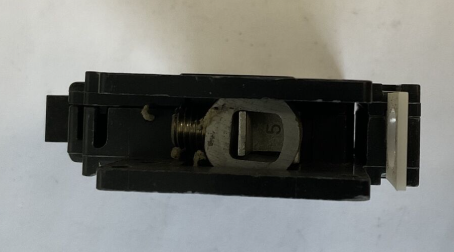 SQUARE D QOU120 CIRCUIT BREAKER 120/240VDC***LOTOF6***