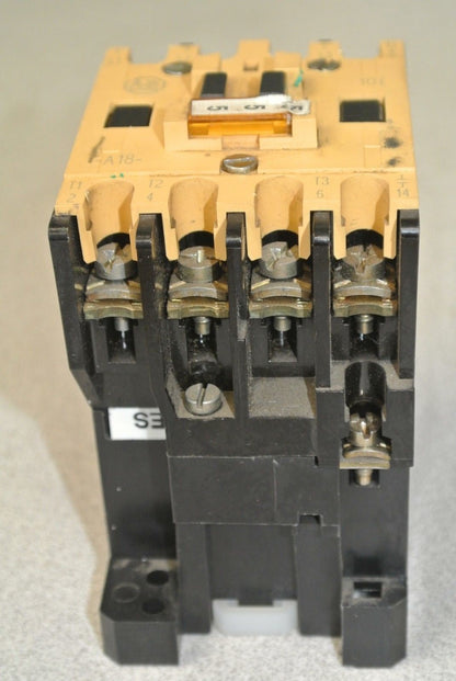 ALLEN-BRADLEY 100-A18ND3 Ser. C / CONTACTOR 18A, 3-P, 220-660VAC, 24VAC COIL