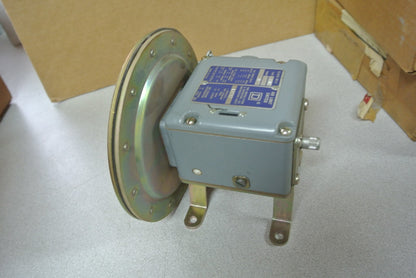 SQUARE D 9012 AKW-1 - AIR LIMIT SWITCH -  NEW SURPLUS
