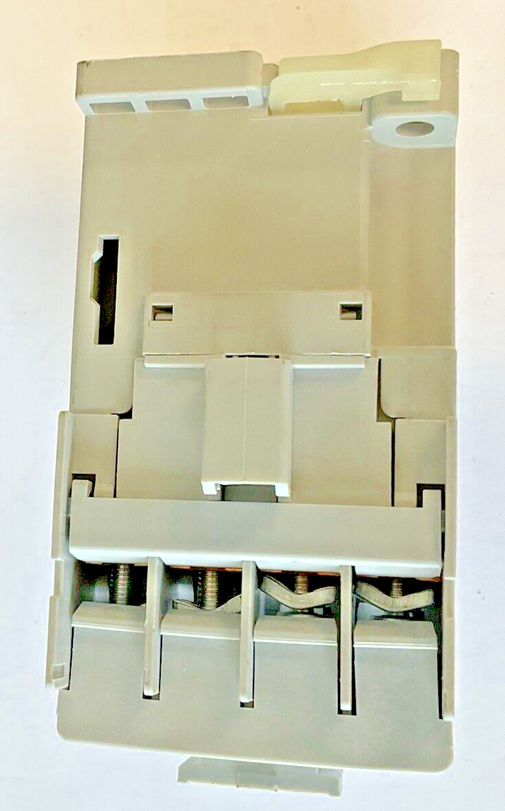 ALLEN BRADLEY 100-C23E*01 CONTACTOR SER.C 24VDC