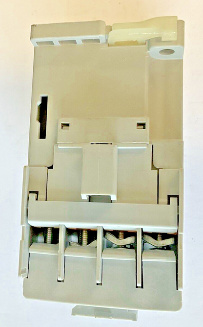 ALLEN BRADLEY 100-C23E*01 CONTACTOR SER.C 24VDC