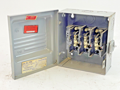 FEDERAL PACIFIC - 7332 - ENCLOSED SWITCH - 30 AMP, 3 POLE, 240 VAC, NEMA TYPE 1