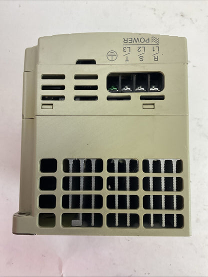 DELTA VFD007M43B AC DRIVE 0.75kW OUTPUT 3PH 0-480VAC 3A 2.3KVA 1HP