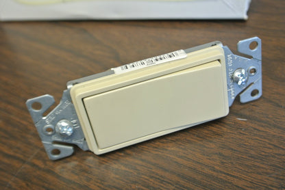 BOX of 10 / COOPER 7501V DECORATOR SINGLE POLE SWITCH / IVORY / 15A / 120/277VAC