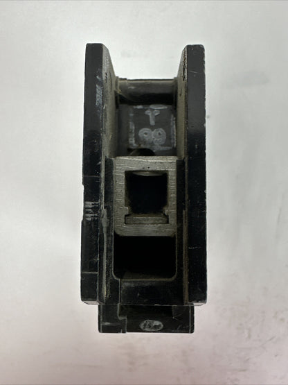 CUTLER HAMMER GHB1100 CIRCUIT BREAKER 100AMP 1POLE 277VAC MISSING SCREW FOR LUG