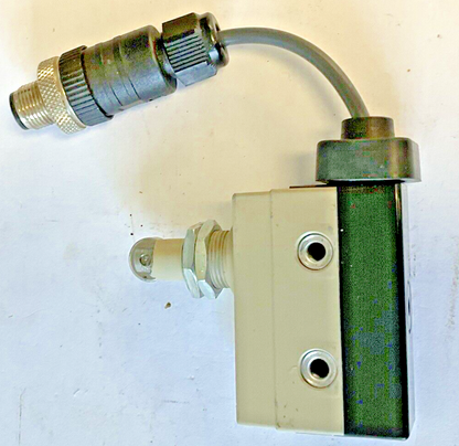 OMRON ZC-Q2255 LIMIT SWITCH ROLLER 10A 250VAC 125VDC