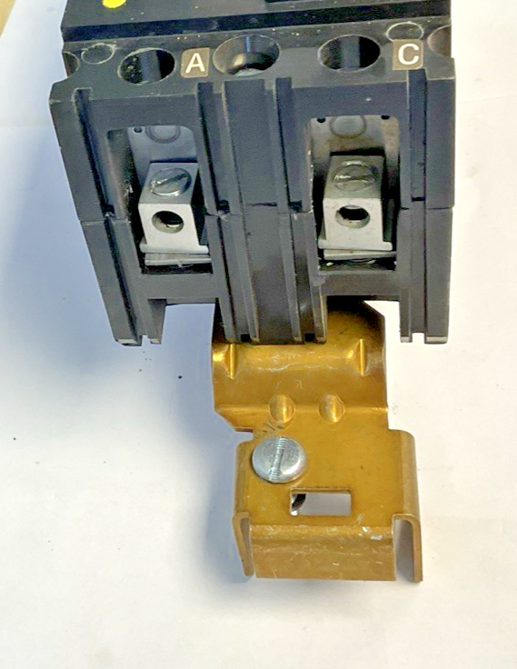 SQUARE D FA24020AC I-LINE MOLDED CIRCUIT BREAKER  20 AMP 2P 480VAC SER.2