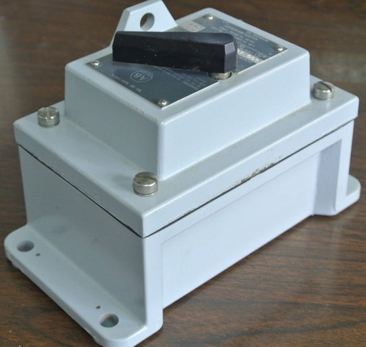 ALLEN-BRADLEY 600-TCX5 MANUAL STARTING SWITCH - ENCLOSURE (ONLY) - NEW SURPLUS
