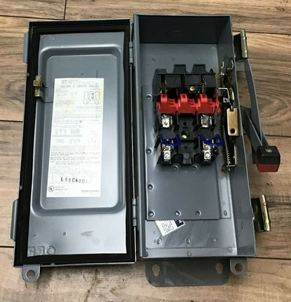 SQUARE D H221A SER.E1 SAFETY SWITCH 30A 240VAC 250VDC  FUSIBLE TYPE 12K