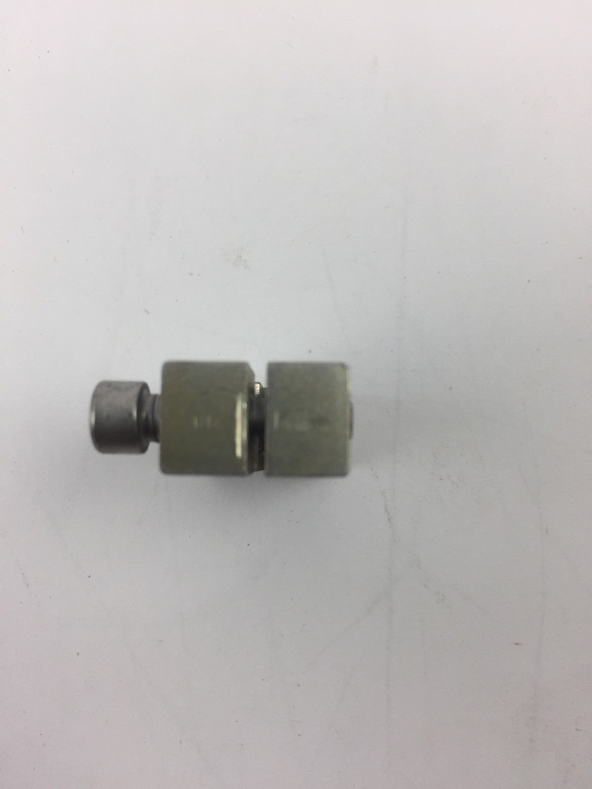 CUTLER HAMMER E50KL35 LEVER CLAMP FOR .188 ROD