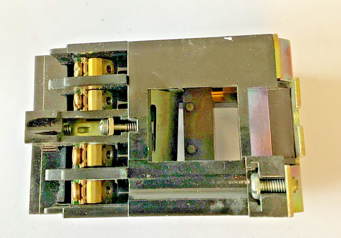 GENERAL ELECTRIC CR120B04002 RELAY SER.A 600V (1)MISSING COIL****LOTOF2****