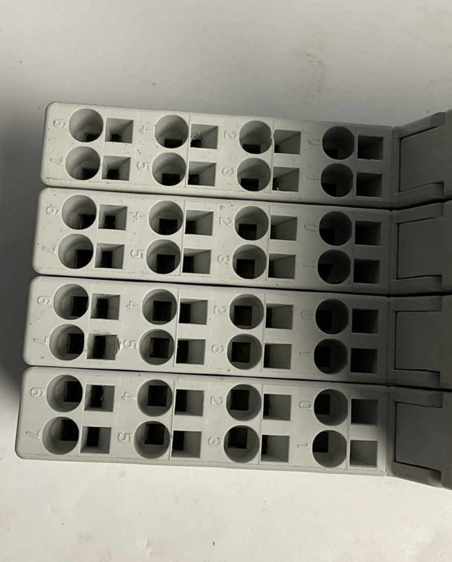 ALLEN BRADLEY 1734-OB8 OUTPUT MODULE SER.C FW3.022  W/1734-TOPS SER.A**LOTOF4**