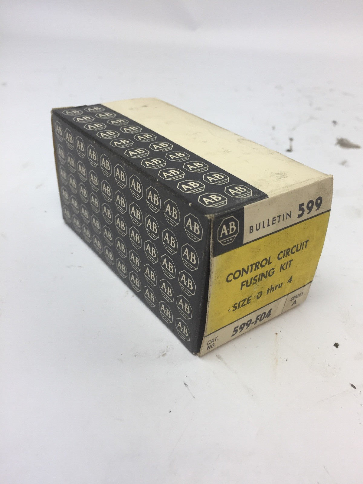 ALLEN BRADLEY 599-F04 CONTROL CIRCUIT FUSING KIT SIZE 0 THRU 4 *NEW*