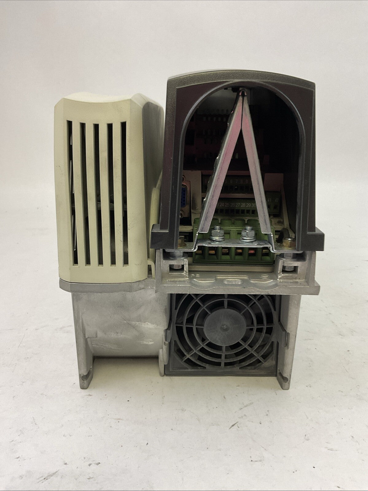 EMERSON CONTROL TECHNIQUES SP2402 UNIDRIVE INPUT 380-480V OUTPUT 0-480V 16.5/21A