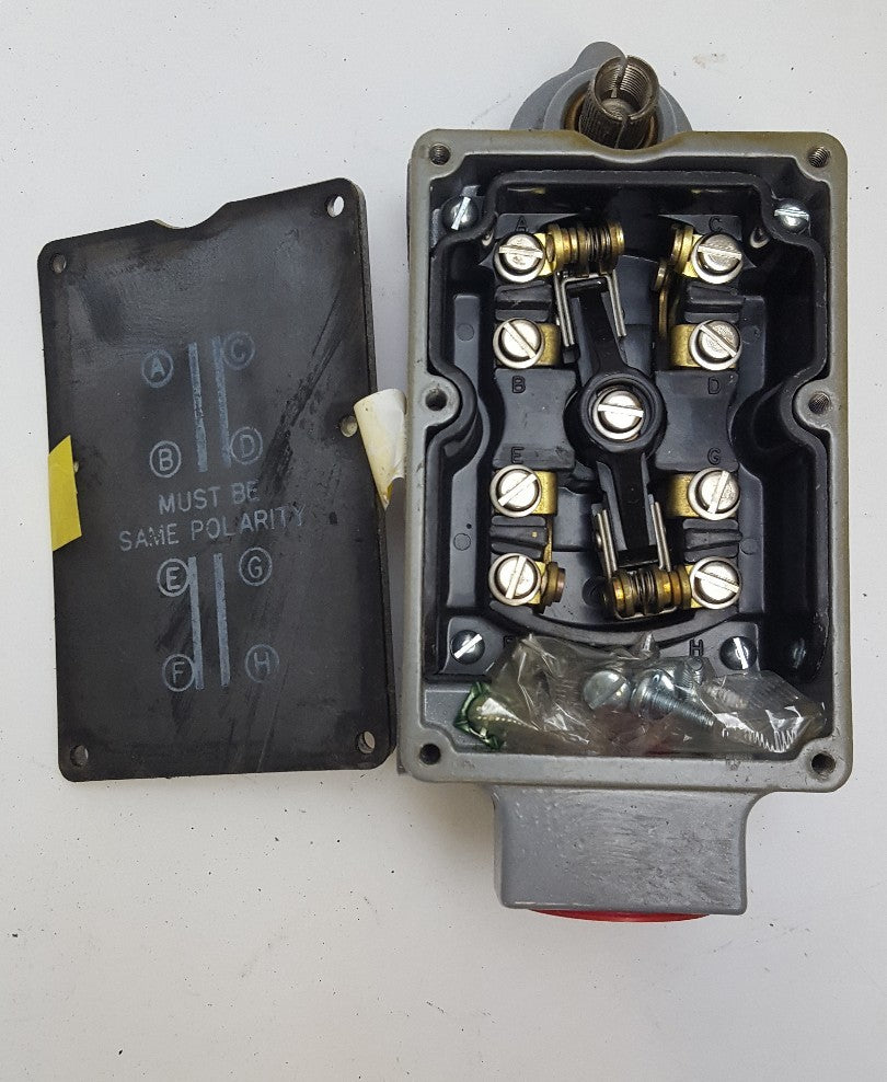 New Namco Controls EA170 15100 Snap-Lock Limit Switch