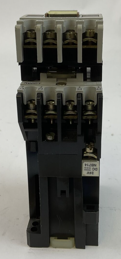 ALLEN BRADLEY 700DC-F400* SER C CONTACTOR 600VAC 300VDC 10A COIL 24VDC 195-FA40