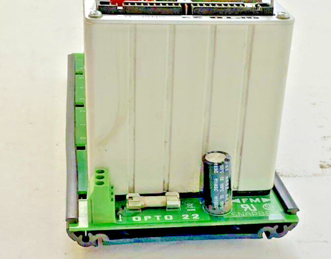 OPTO 22 SNAP8M W/ SNAP-OAC5(8) W/ SNAP B4  8 SLOT MODULE RACK