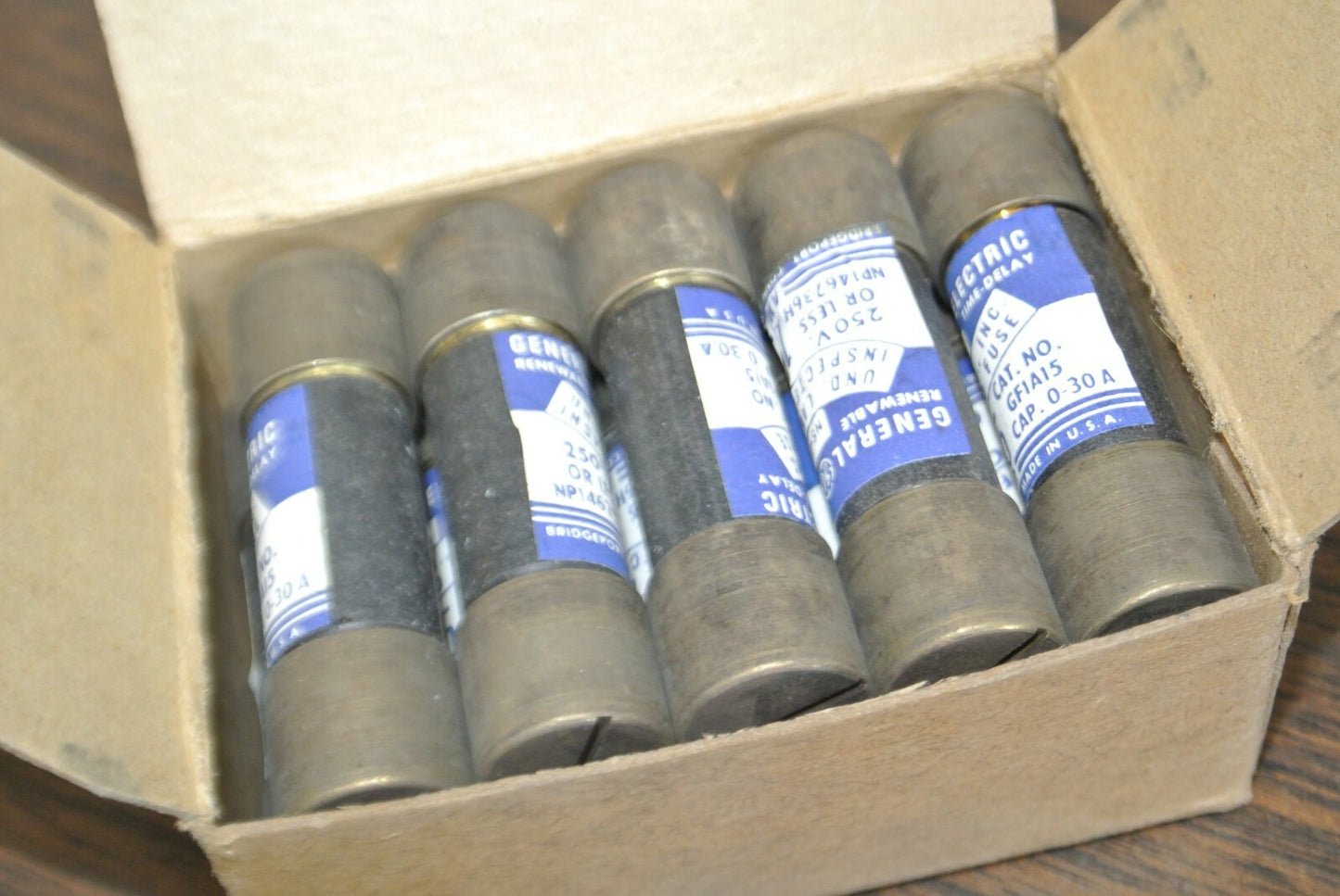 BOX of 10 / GENERAL ELECTRIC GF1A15 RENEWABLE FUSE / 15A / 250V / NEW SURPLUS