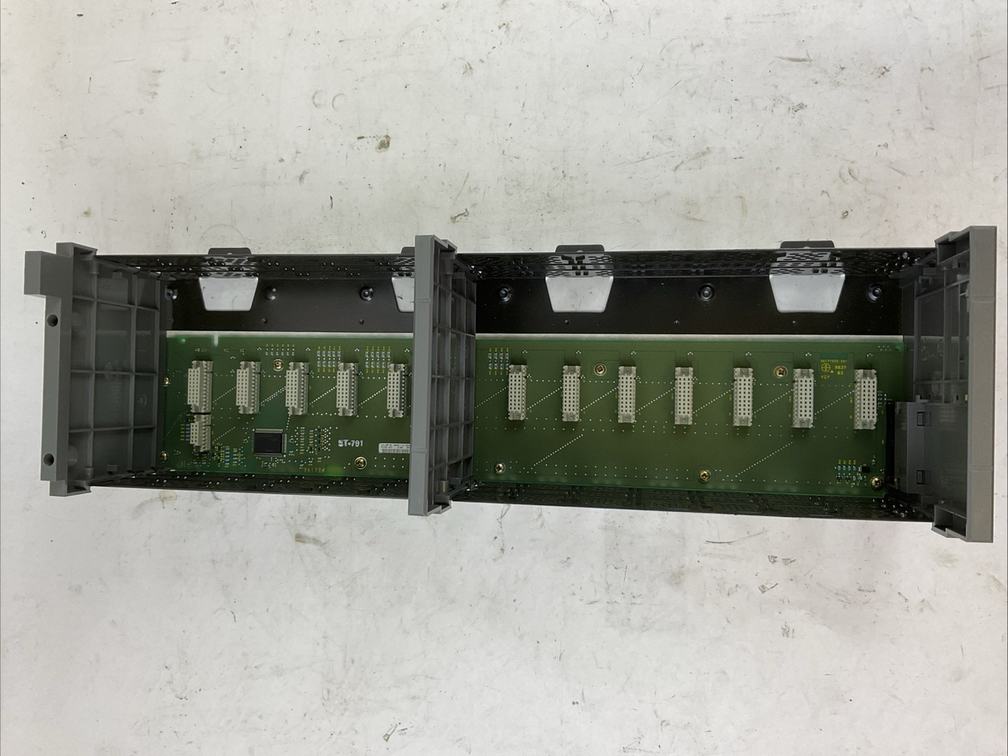 ALLEN BRADLEY 1746-A13 SLC 500 13-SLOT RACK SER B