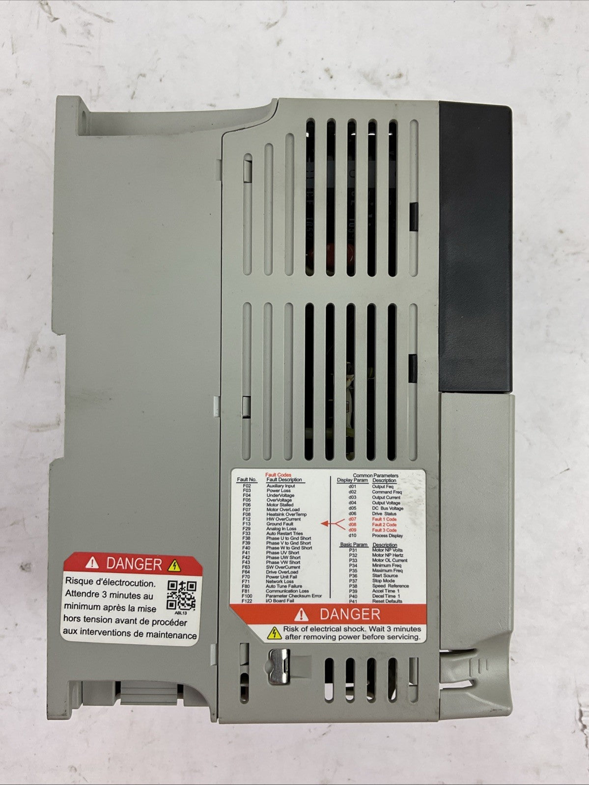 ALLEN BRADLEY 22A-D6P0N104 SER A FRN: 6.01 AC DRIVE 2.2kW 3.0HP OUTPUT 0-460VAC