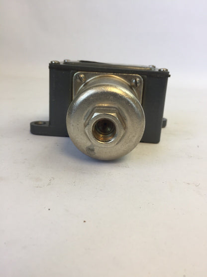 UNITED ELECTRIC J6 9508 142 PRESSURE SWITCH 15A 125/250VAC 1/8HP 125VAC 1/4HP