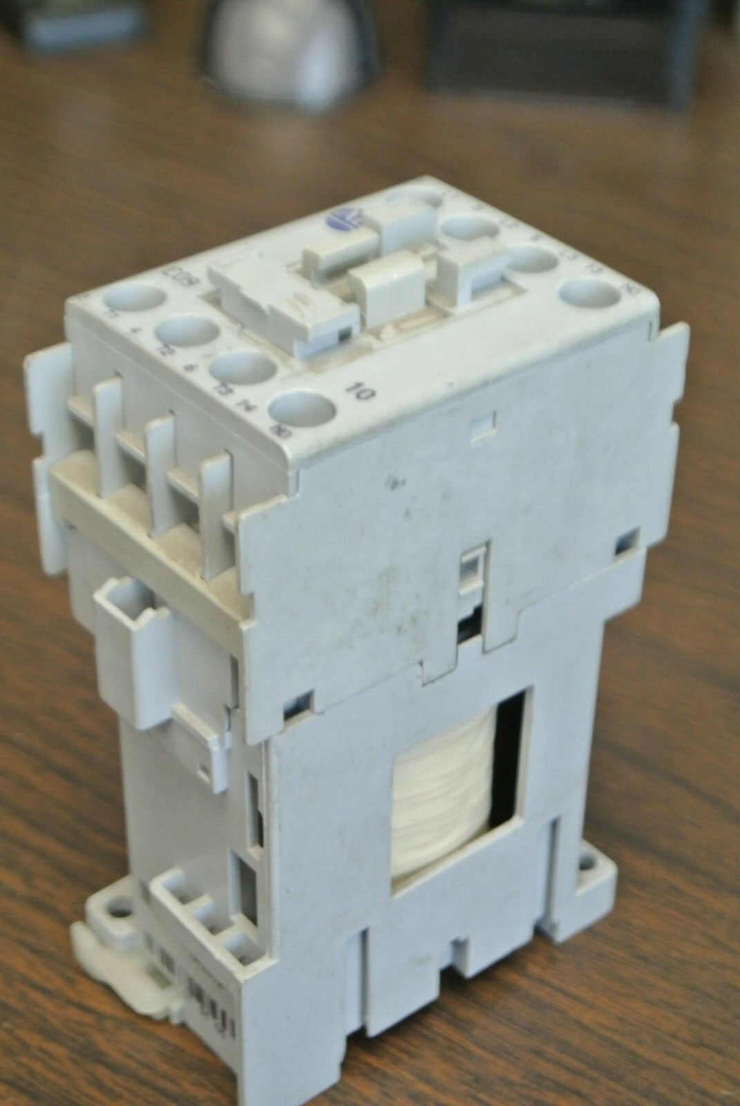 ALLEN-BRADLEY 100-C09Z*10 CONTACTOR Ser. A  24VDC ***LOTOF2***