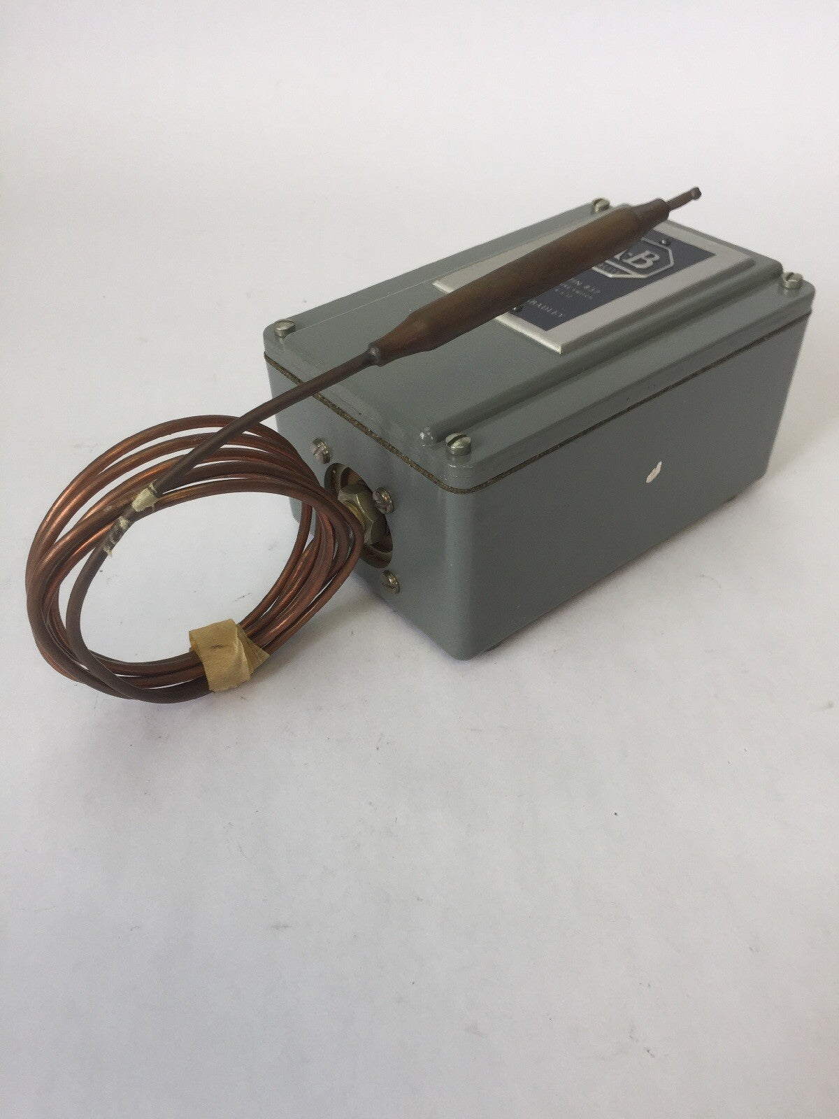 ALLEN BRADLEY 837-A7J TEMPERATURE SWITCH 200-360 F NEMA 4-13