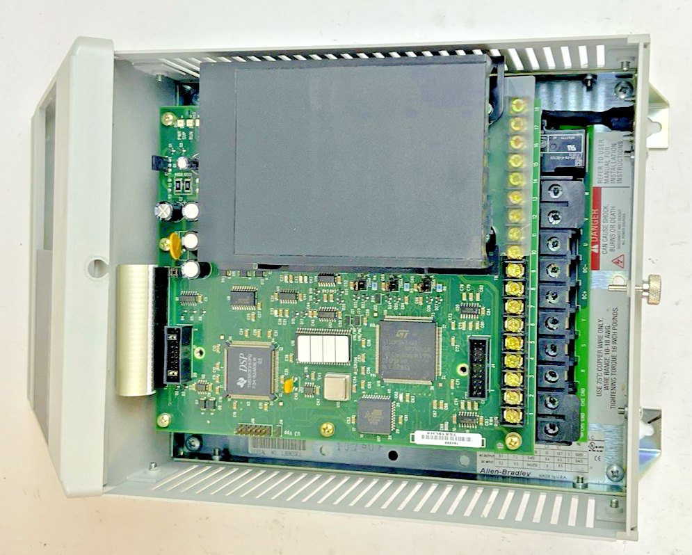 ALLEN BRADLEY 1336F-BRF50-AA-EN-GMS1 AC FREQ. DRIVE SER.C 460VAC 5HP 50/60HZ