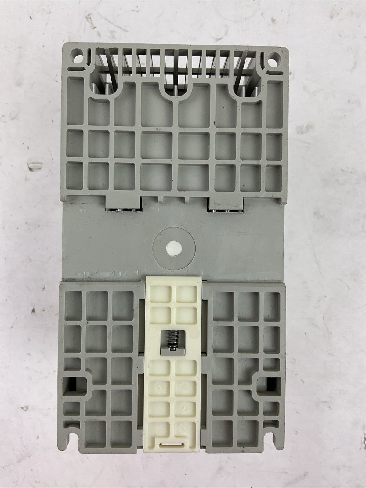 ALLEN BRADLEY 22A-D6P0N104 SER A FRN: 6.01 AC DRIVE 2.2kW 3.0HP OUTPUT 0-460VAC