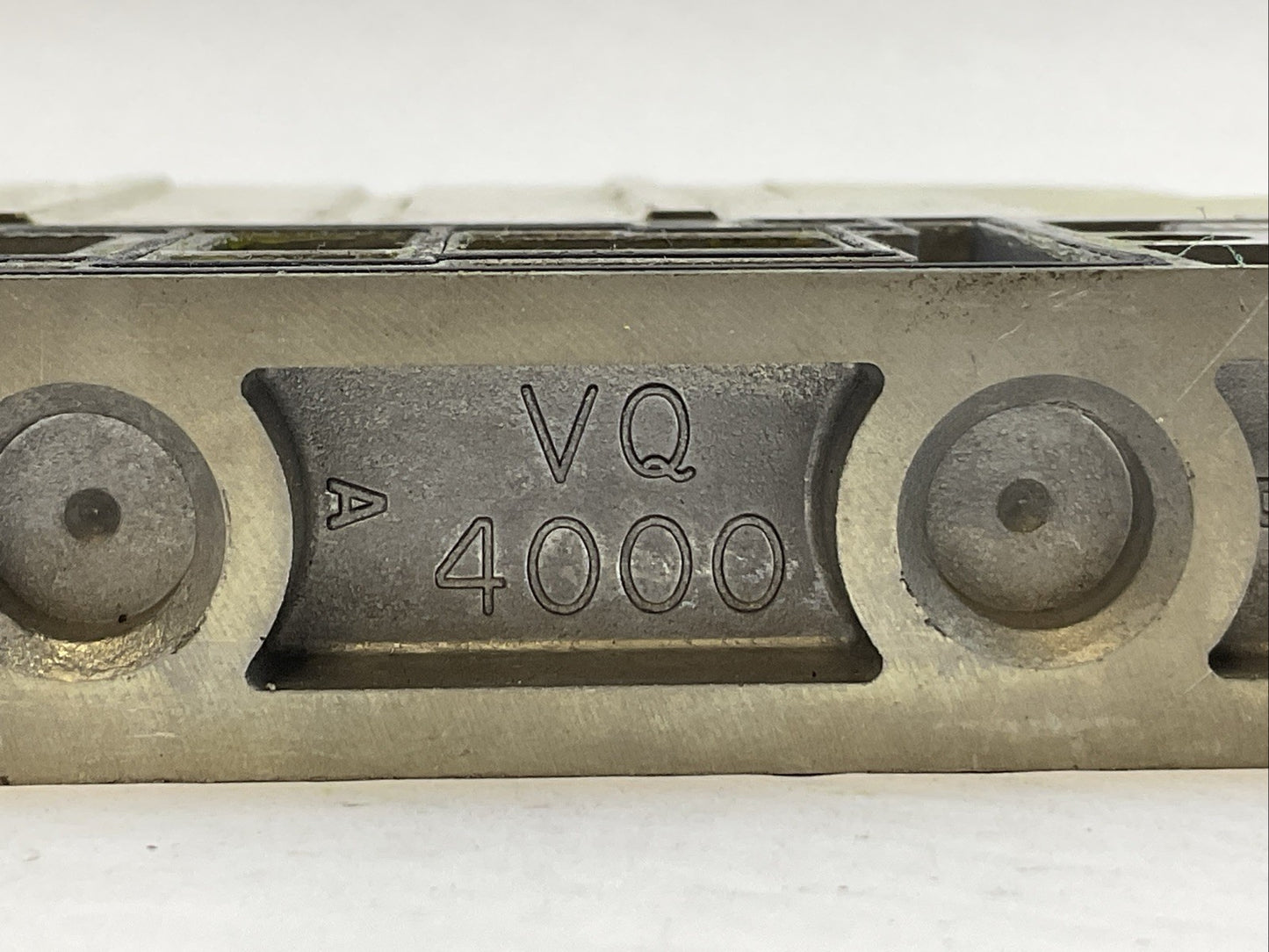 SMC SOLENOID VALVE VQ4400-5 ARBQ4000-N0 VQ 4000