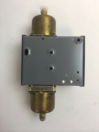 JOHNSON CONTROLS P74DA-8 DIFFERENTIAL PRESSURE CONTROL