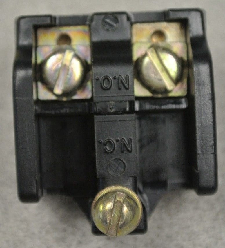 ALLEN-BRADLEY 1495-N10 / AUXILIARY CONTACT BLOCK / N.O. CONTACT / SIZE 0, 1, 2