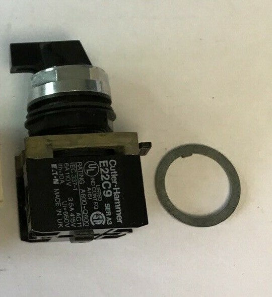 CUTLER HAMMER E22VBM3H SELECTOR SWITCH 3POS 6A 110V