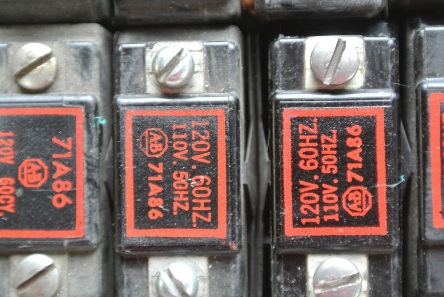 ALLEN-BRADLEY 71A86 COIL - SIZE 1 - 120V, 60Hz / 110V, 50Hz