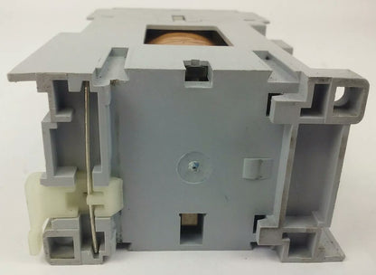 ALLEN BRADLEY 100-C23Z*10 SER. C CONTACTOR 690V 32A 11kW,600V 30A 3PH,24VDC COIL