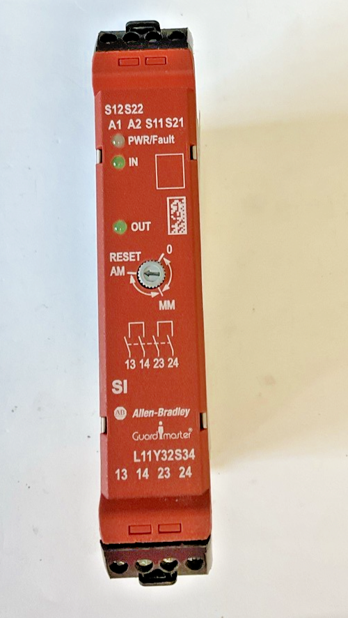 ALLEN BRADLEY 440R-S12R2 SAFETY RELAY SER.A 202 24VDC GSR SI