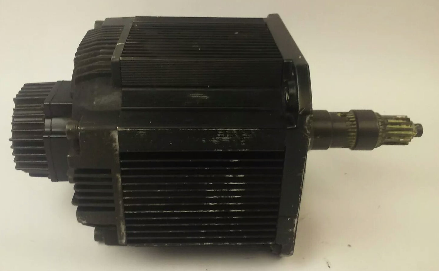 YASKAWA SGMDH-45A2B-YR15 AC SERVO MOTOR, 4500W, 200V, 32.4A, 28.4Nm,UTSAE-B17BBF