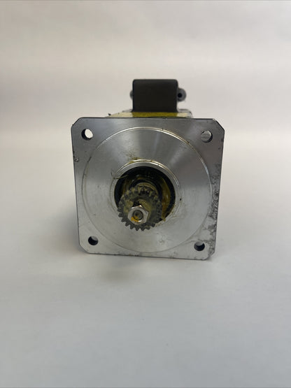 FANUC A06B-0371-B575 AC SERVO MOTOR OUTPUT 90VAC 2.5A PULSECODER A860-0360-T001