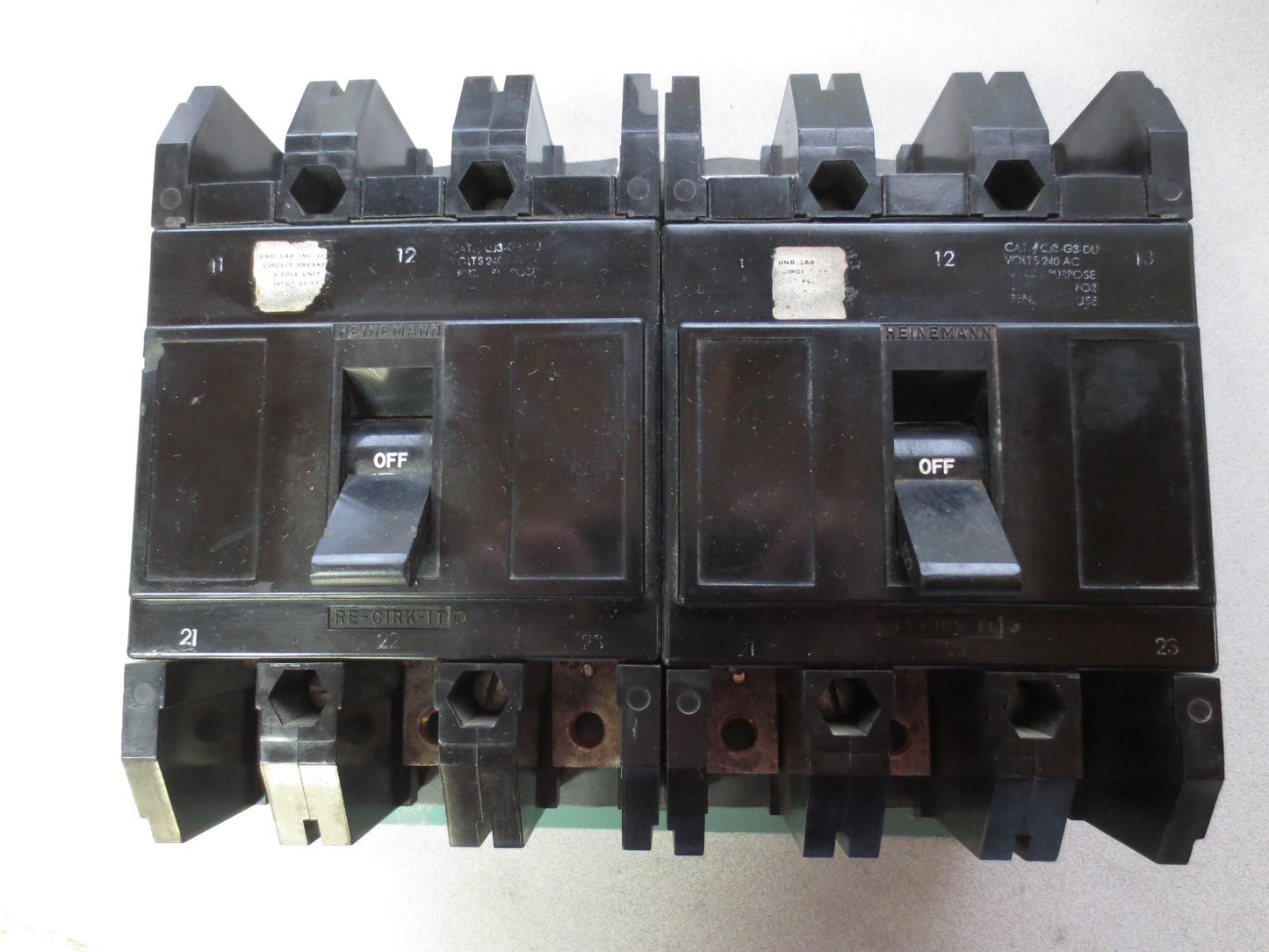 HEINEMANN CJ3-G3-DU / HH83XC306 CIRCUIT BREAKERS 240VAC 60Hz 122A - (2) on RACK
