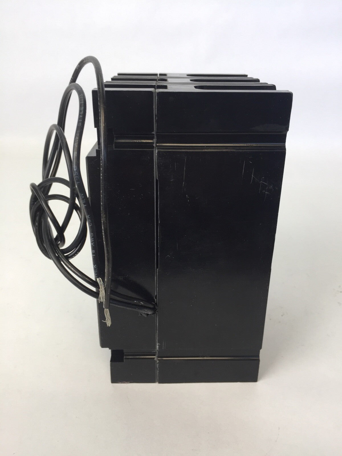 WESTINGHOUSE EB3100 CIRCUIT BREAKER 100AMP 3POLE 240VAC 2609D39G24 4979D06G03