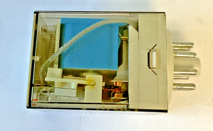 ALLEN BRADLEY 700-HA32Z24 SER D  RELAY  250VAC 10A 30VDC****LOTOF2****