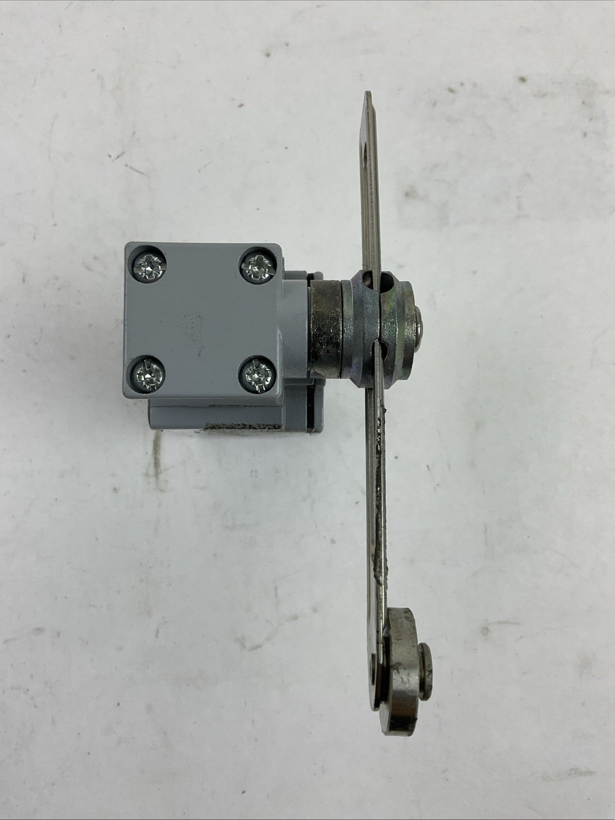 AUTOMATION DIRECT ABM1E52Z11 AC15 400V 1.8A DC13 24V 2.8A LIMIT SWITCH