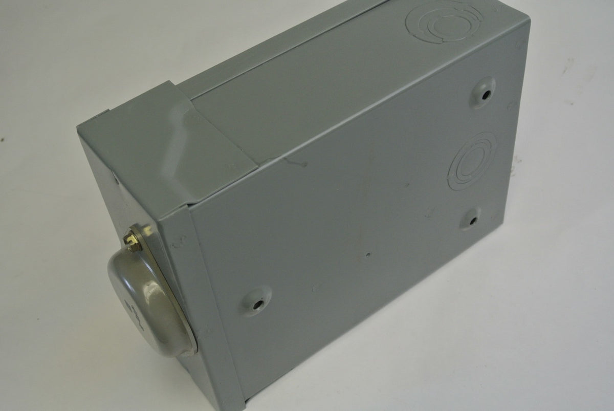 SQUARE D FS-260RB ENCLOSED FUSIBLE PULLOUT, RAINPROOF 120/240VAC 60A NEW SURPLUS
