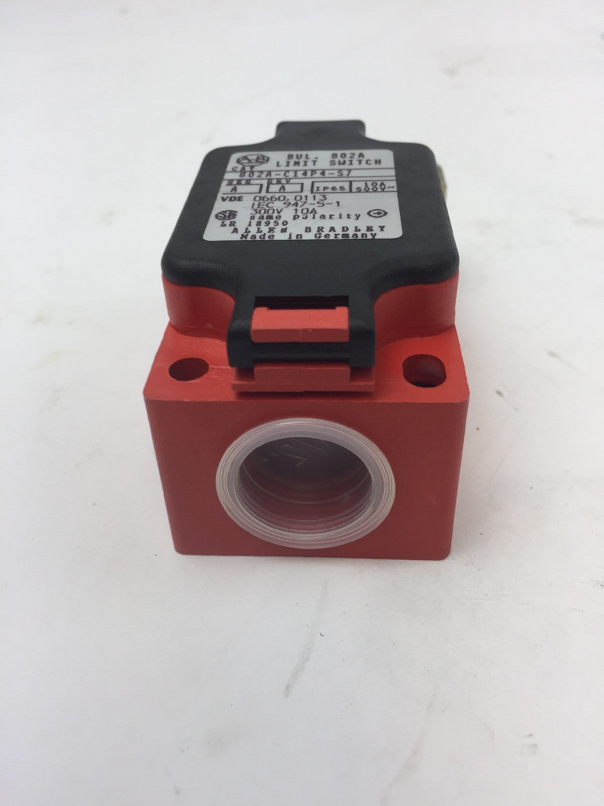 ALLEN BRADLEY 802A-C14P4-S7 LIMIT SWITCH 300V 10A SERIES A