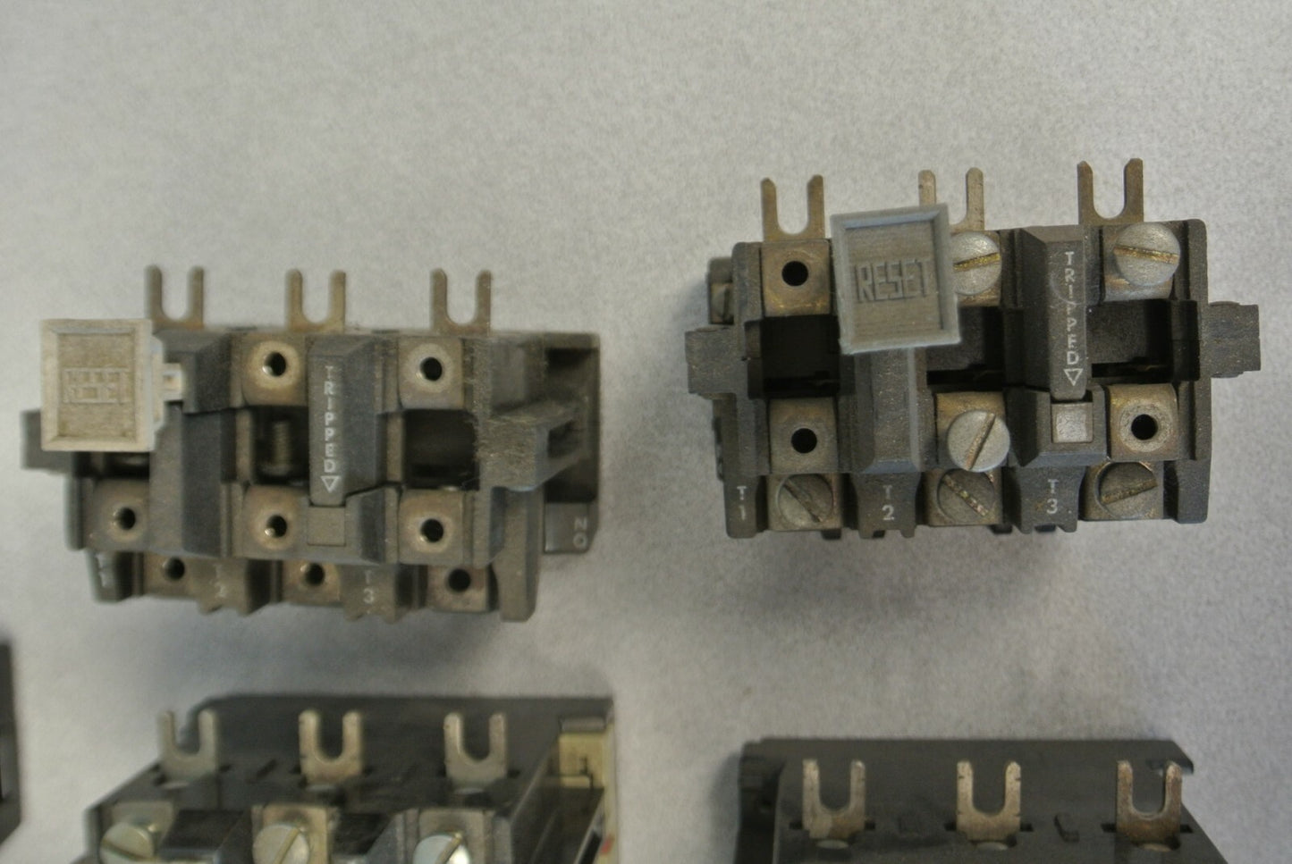 LOT of 10 / A-B 42185-800-01 OVERLOAD RELAY 120-600VAC, MAKE 7200VA, BREAK 720VA
