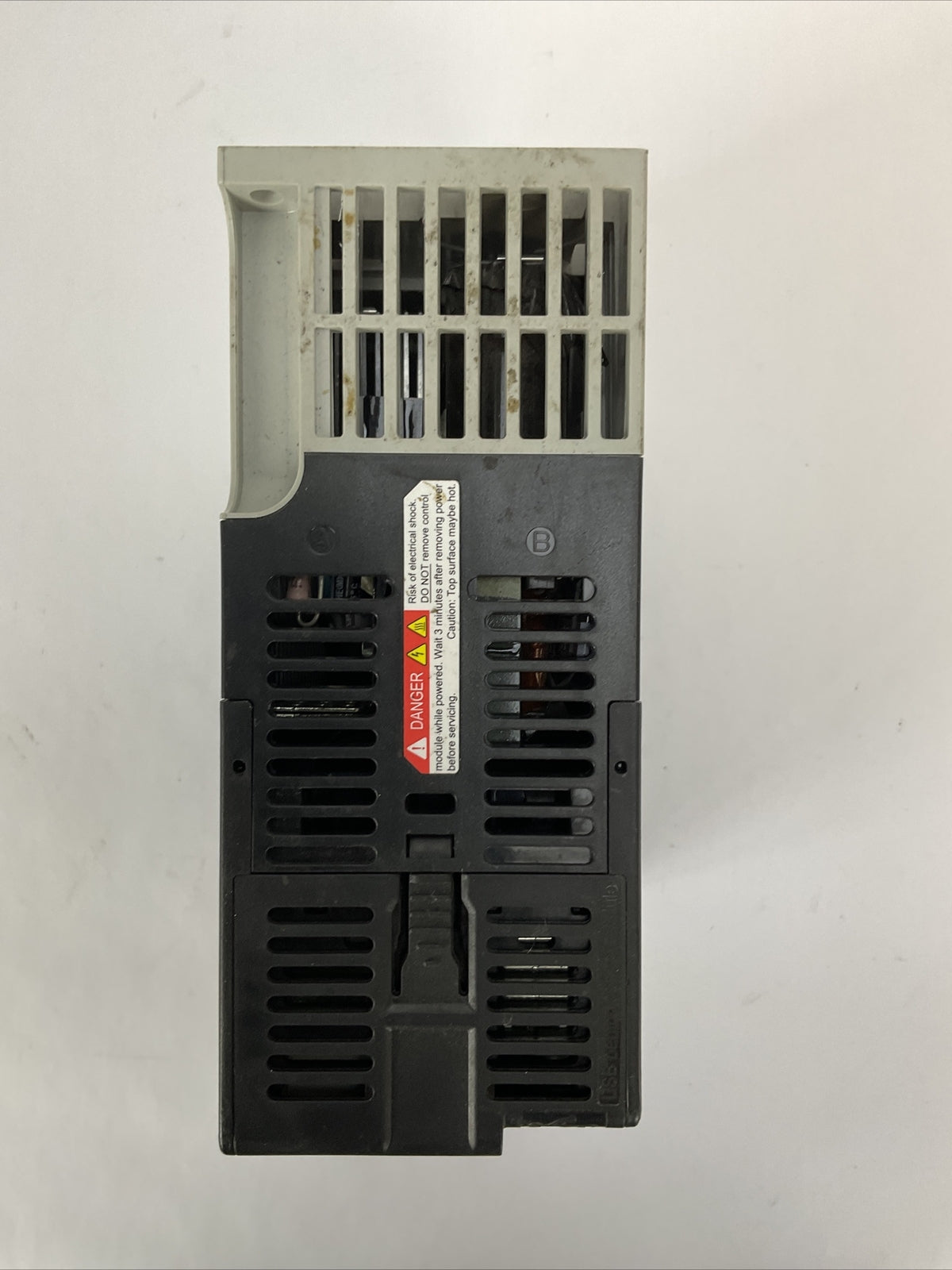 ALLEN BRADLEY 25B-D2P3N104 AC DRIVE SER A FRN 5.002 OUTPUT 0-460VAC INPUT