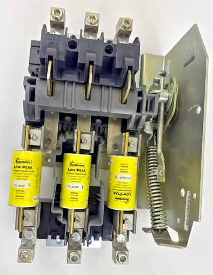 ALLEN BRADLEY 1494V-DS200 SER.B DISCONN SWITCH W/ 1494V-FS200 SER.B W/LPJ125SPI